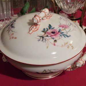 C. 1930's Haviland LIMOGES Porcelain Double-Handled, 8" Covered Casserole Dish